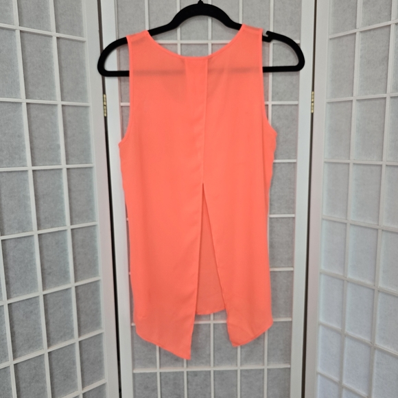 Express sheer open back top - Picture 4 of 4